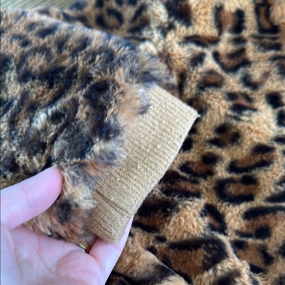 Leopard Print Faux Fur Jacket - Picture 3 of 5
